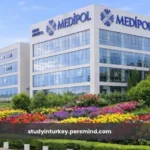 الدراسة في جامعة ميديبول في إسطنبول 2026: التخصصات، الرسوم، وشروط القبول للطلاب الدوليين